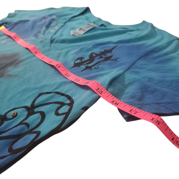 Sugar & Rox By Buckle Womens Teal Tie-Dye V-neck Graphic Tee w/ Rhinestones - M - Picture 7 of 9
